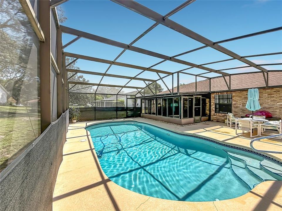 For Sale: $195,000 (3 beds, 2 baths, 1269 Square Feet)