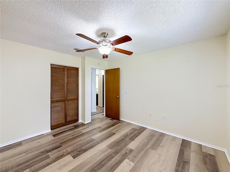 For Sale: $195,000 (3 beds, 2 baths, 1269 Square Feet)