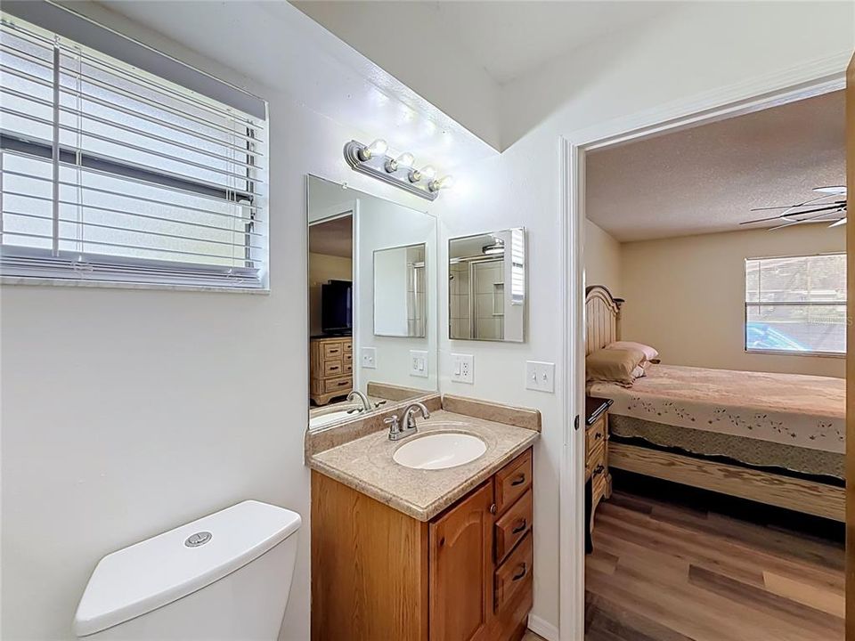 For Sale: $195,000 (3 beds, 2 baths, 1269 Square Feet)