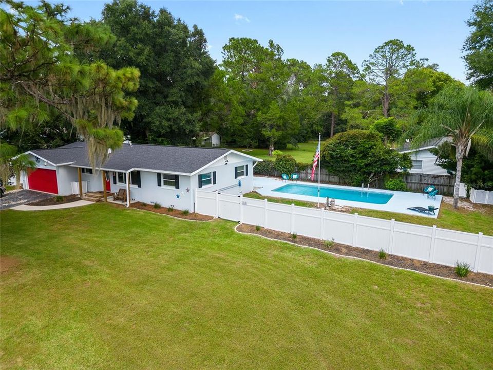For Sale: $299,999 (3 beds, 2 baths, 1624 Square Feet)