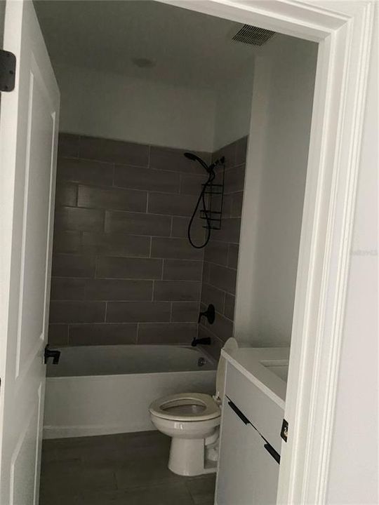 En Renta: $1,800 (4 camas, 2 baños, 1659 Pies cuadrados)