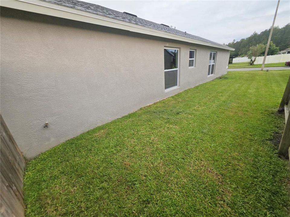 For Sale: $339,900 (4 beds, 2 baths, 1836 Square Feet)