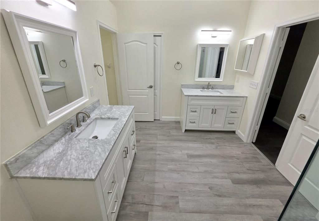 For Sale: $339,900 (4 beds, 2 baths, 1836 Square Feet)