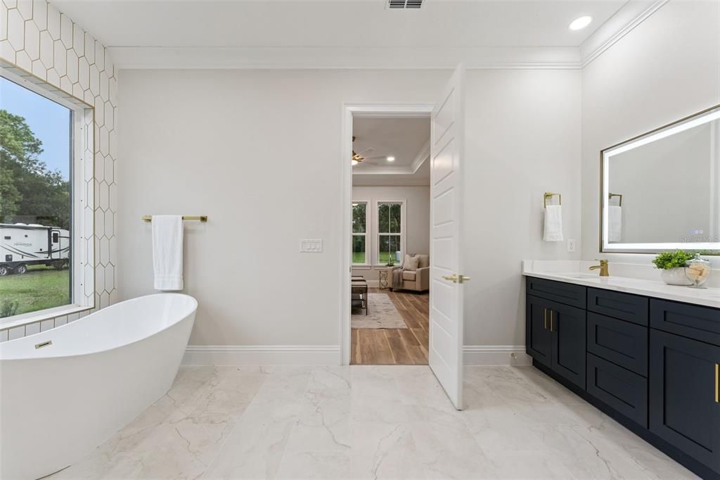 For Sale: $1,250,000 (5 beds, 5 baths, 3502 Square Feet)