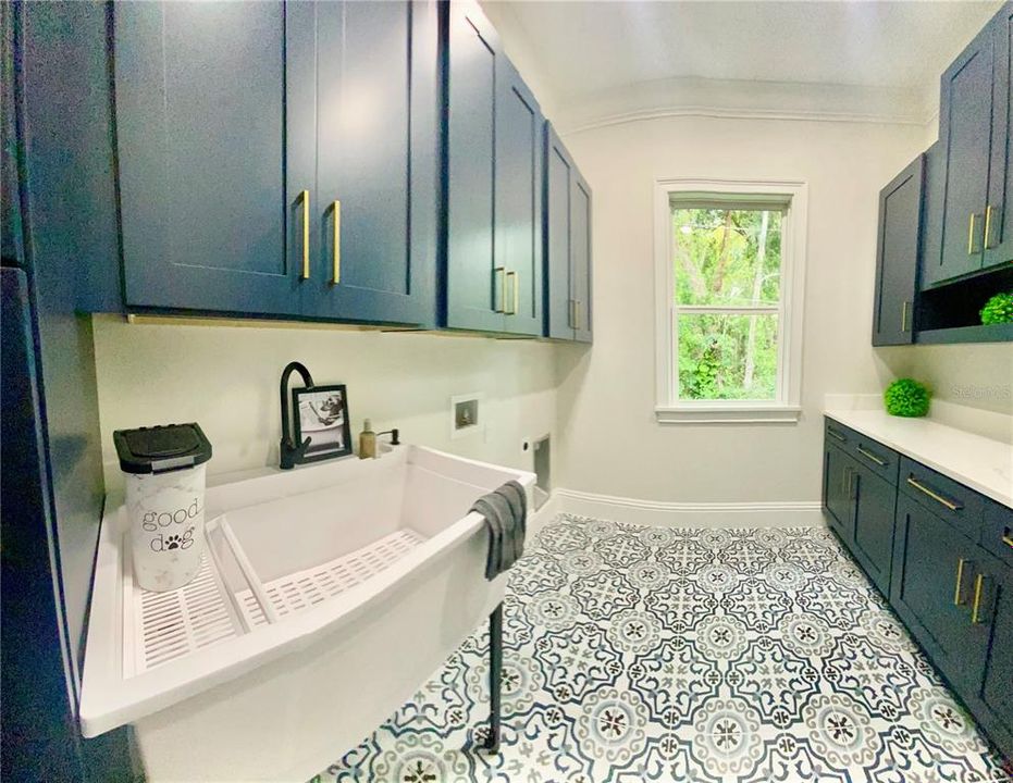For Sale: $1,250,000 (5 beds, 5 baths, 3502 Square Feet)