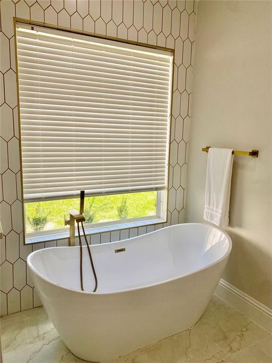 For Sale: $1,250,000 (5 beds, 5 baths, 3502 Square Feet)