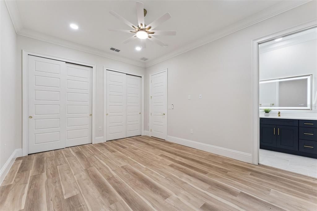 For Sale: $1,250,000 (5 beds, 5 baths, 3502 Square Feet)