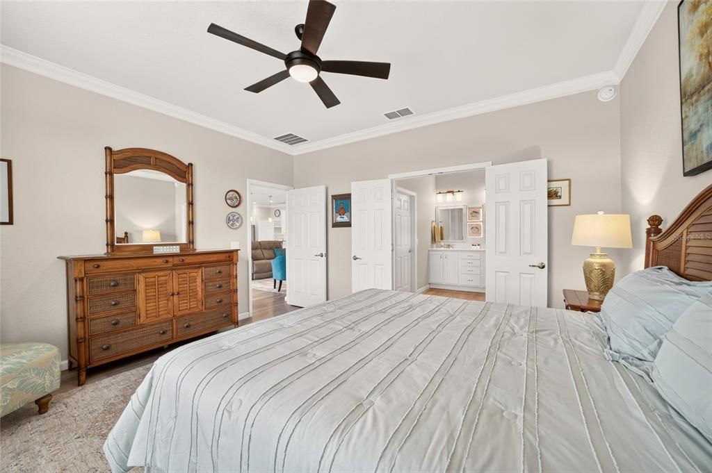 For Sale: $399,900 (3 beds, 2 baths, 1736 Square Feet)