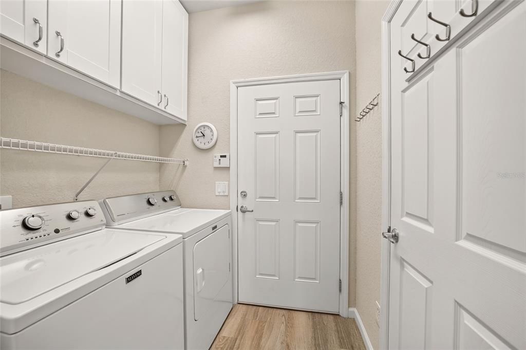 For Sale: $399,900 (3 beds, 2 baths, 1736 Square Feet)