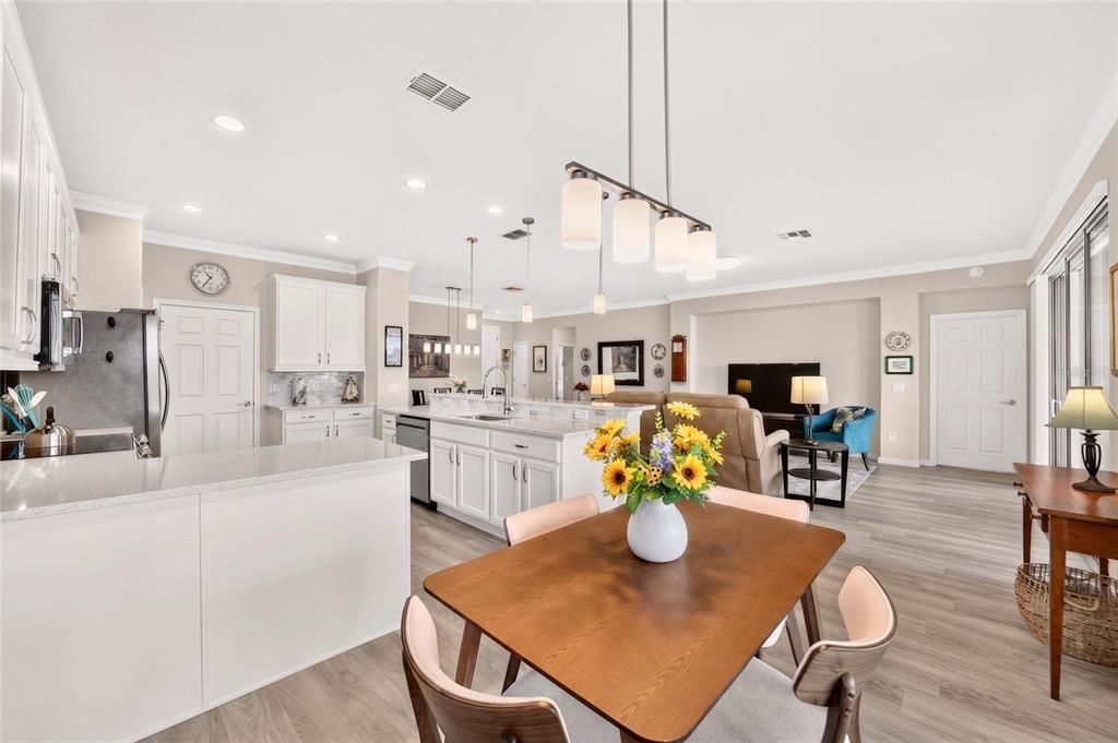 For Sale: $399,900 (3 beds, 2 baths, 1736 Square Feet)