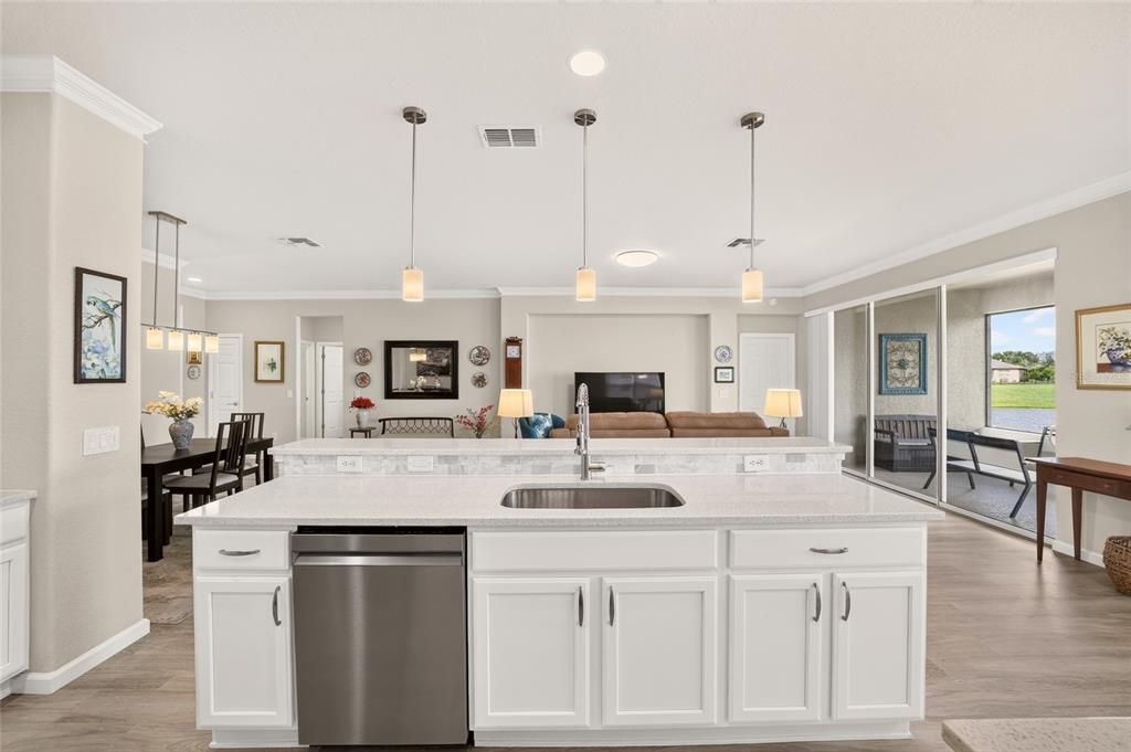 For Sale: $399,900 (3 beds, 2 baths, 1736 Square Feet)