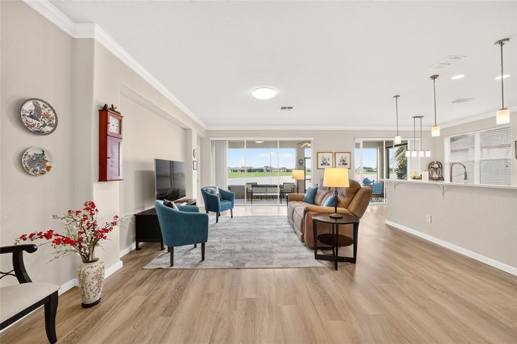 For Sale: $399,900 (3 beds, 2 baths, 1736 Square Feet)