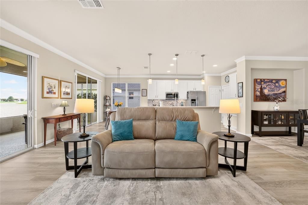 For Sale: $399,900 (3 beds, 2 baths, 1736 Square Feet)
