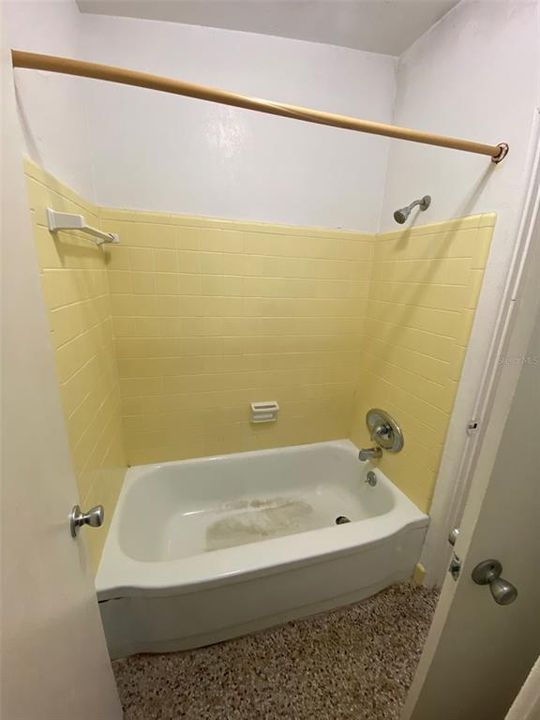 En Venta: $360,000 (4 camas, 2 baños, 1664 Pies cuadrados)