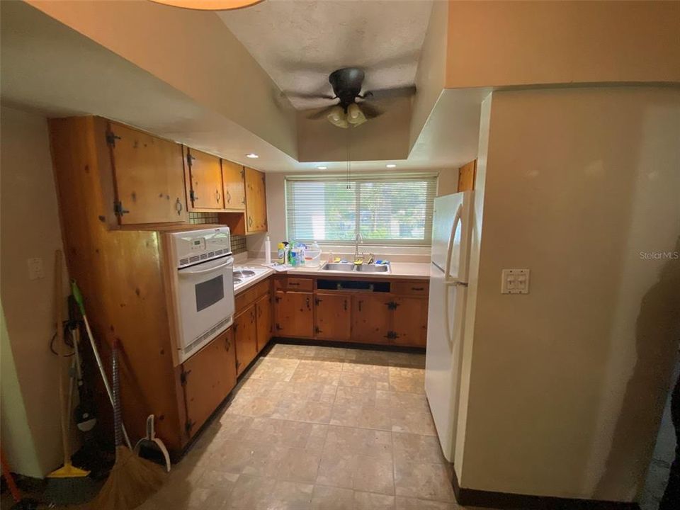 En Venta: $360,000 (4 camas, 2 baños, 1664 Pies cuadrados)