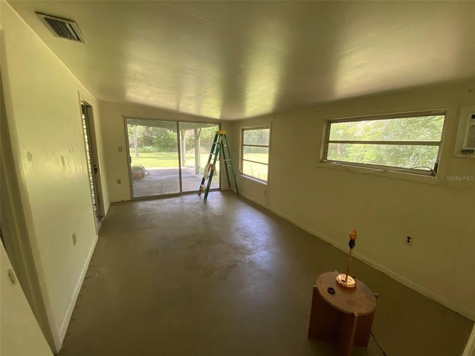 En Venta: $360,000 (4 camas, 2 baños, 1664 Pies cuadrados)