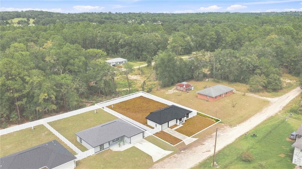 На продажу: $229,900 (3 спален, 2 ванн, 1102 Квадратных фут)