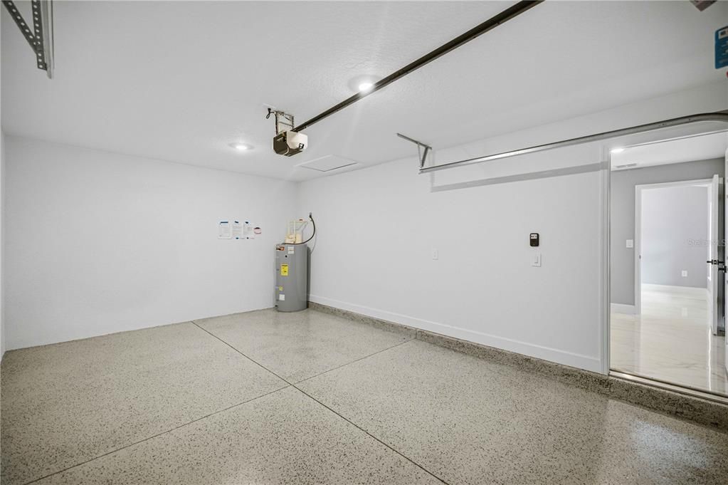 На продажу: $229,900 (3 спален, 2 ванн, 1102 Квадратных фут)