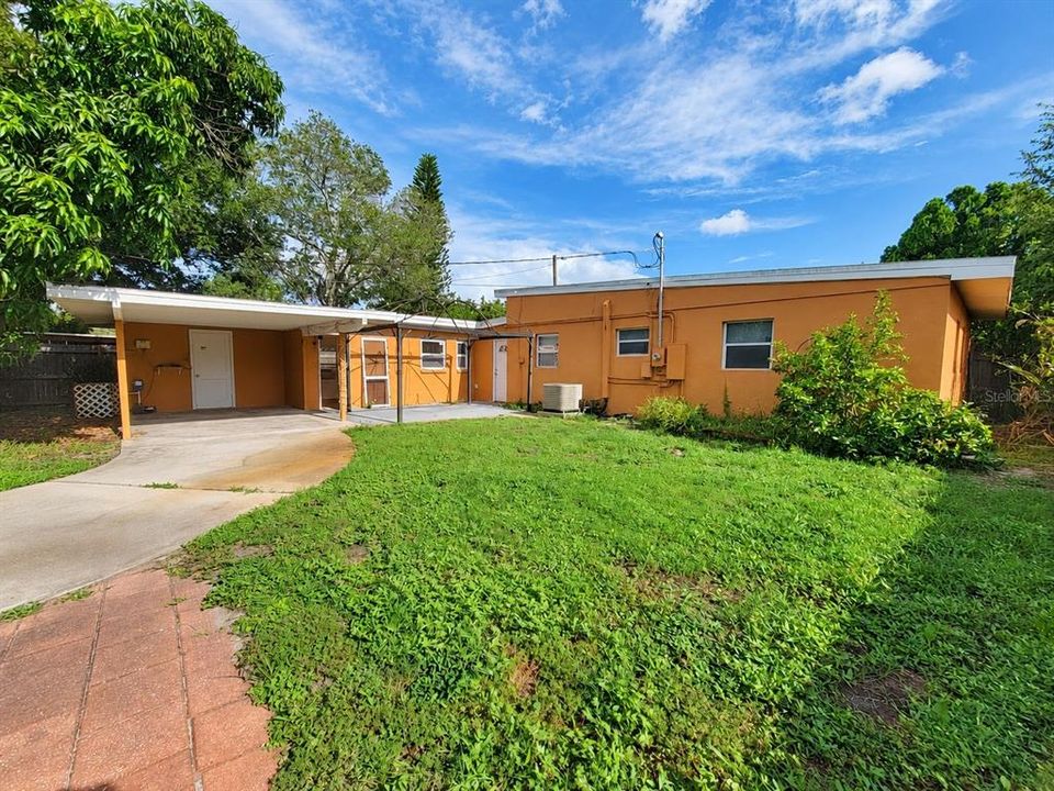 En Venta: $499,000 (4 camas, 2 baños, 1326 Pies cuadrados)