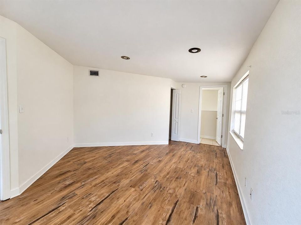 En Venta: $499,000 (4 camas, 2 baños, 1326 Pies cuadrados)
