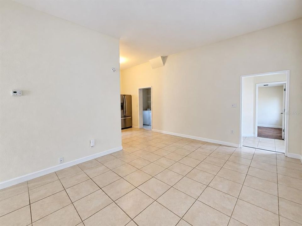 En Venta: $499,000 (4 camas, 2 baños, 1326 Pies cuadrados)