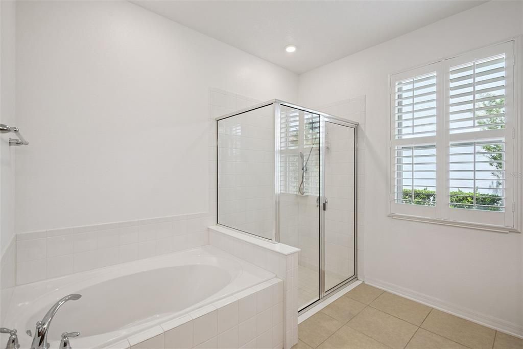 For Sale: $519,000 (3 beds, 3 baths, 2356 Square Feet)