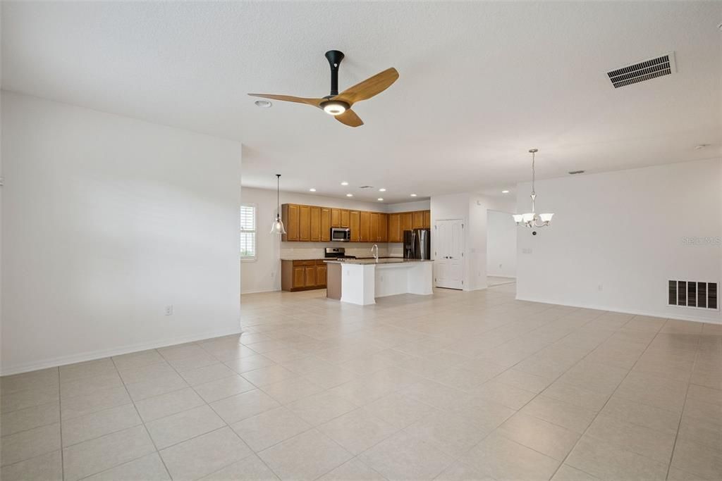 For Sale: $519,000 (3 beds, 3 baths, 2356 Square Feet)
