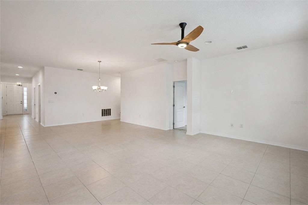 For Sale: $519,000 (3 beds, 3 baths, 2356 Square Feet)