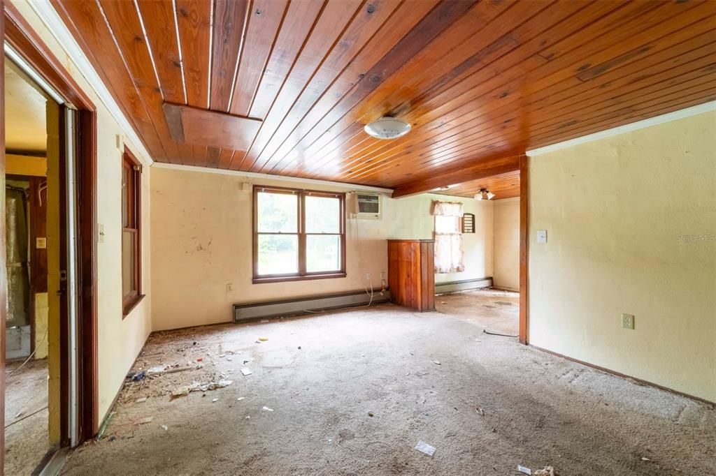 Activo con contrato: $165,000 (2 camas, 2 baños, 1354 Pies cuadrados)