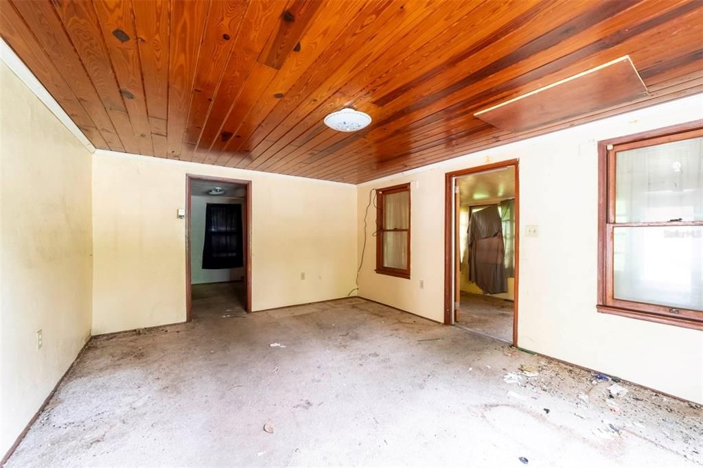 Activo con contrato: $165,000 (2 camas, 2 baños, 1354 Pies cuadrados)