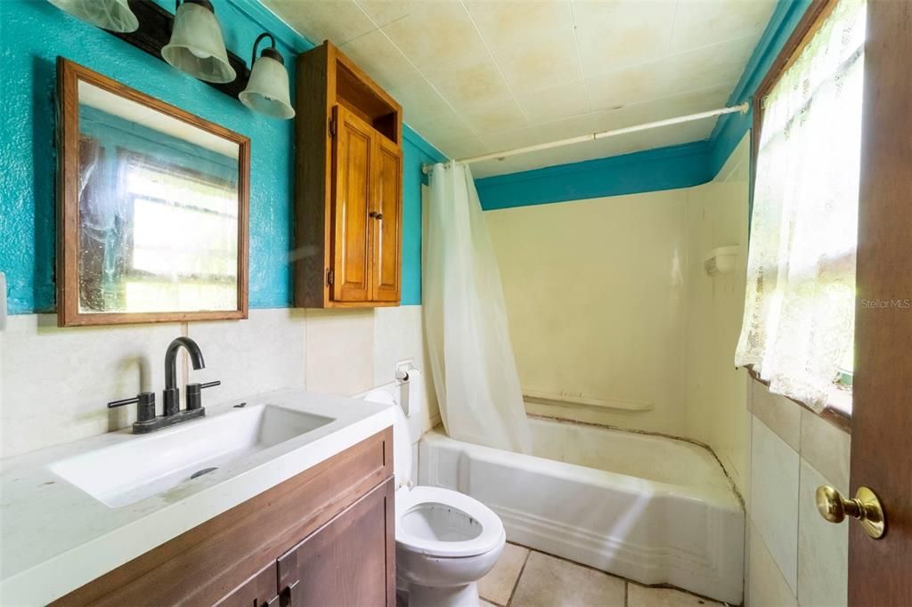 Activo con contrato: $165,000 (2 camas, 2 baños, 1354 Pies cuadrados)