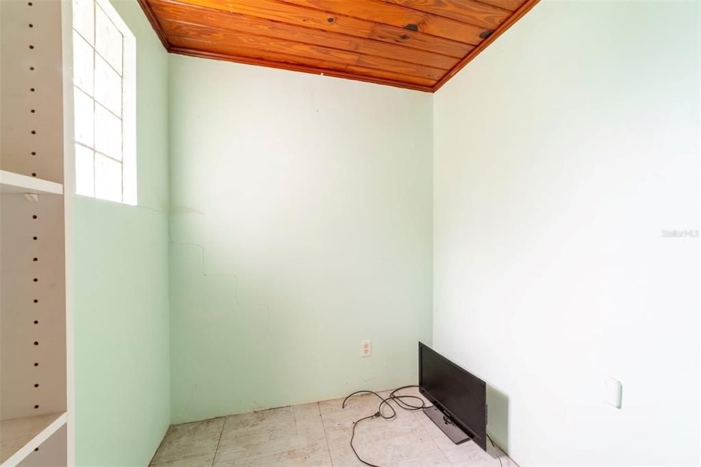 Activo con contrato: $165,000 (2 camas, 2 baños, 1354 Pies cuadrados)