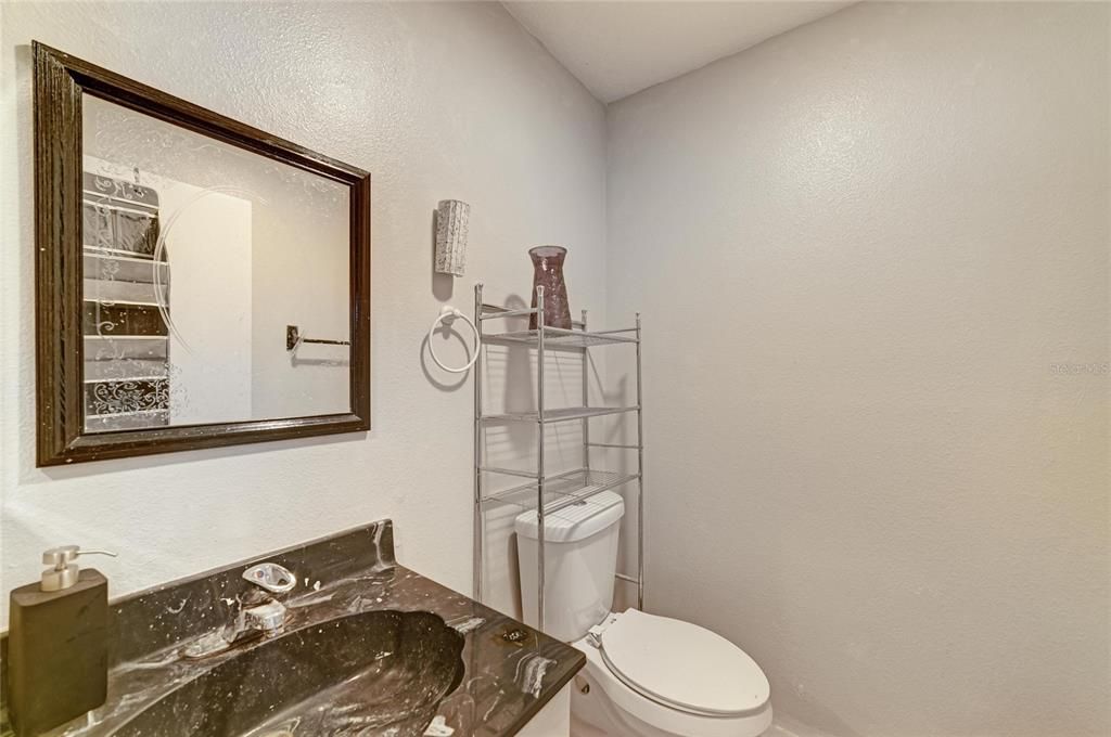 Activo con contrato: $435,000 (5 camas, 0 baños, 3422 Pies cuadrados)