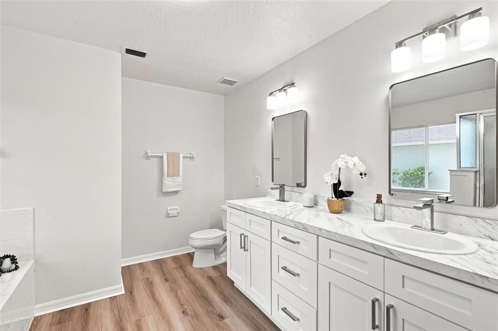 For Sale: $299,900 (3 beds, 2 baths, 1471 Square Feet)
