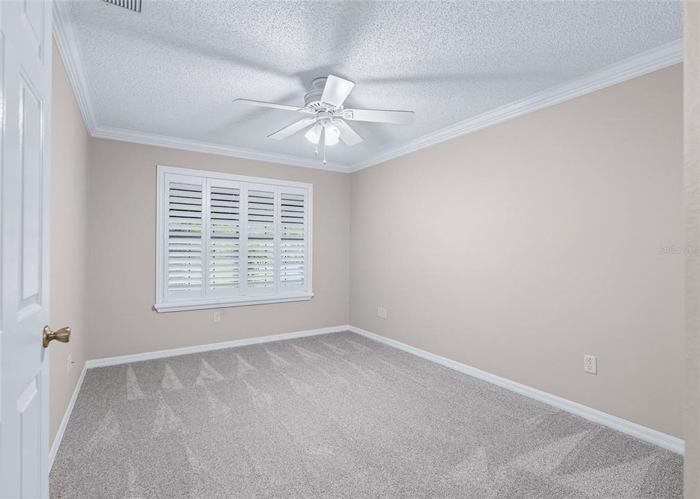 For Sale: $400,000 (3 beds, 2 baths, 1761 Square Feet)