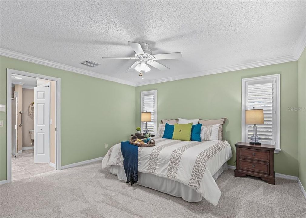 For Sale: $400,000 (3 beds, 2 baths, 1761 Square Feet)