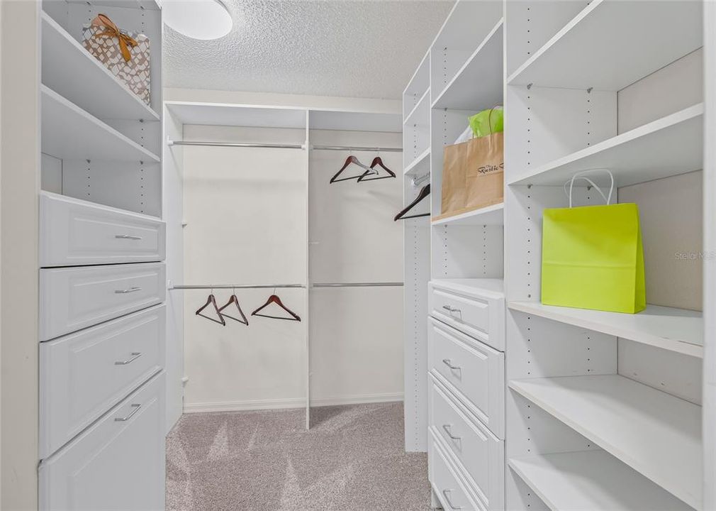 For Sale: $400,000 (3 beds, 2 baths, 1761 Square Feet)