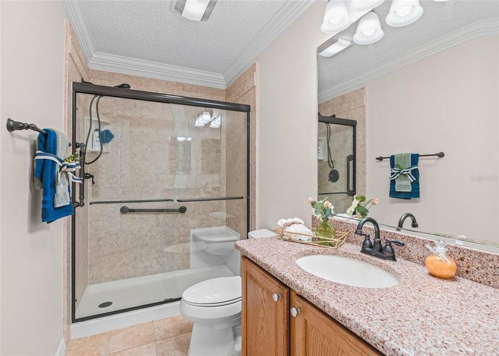 For Sale: $400,000 (3 beds, 2 baths, 1761 Square Feet)