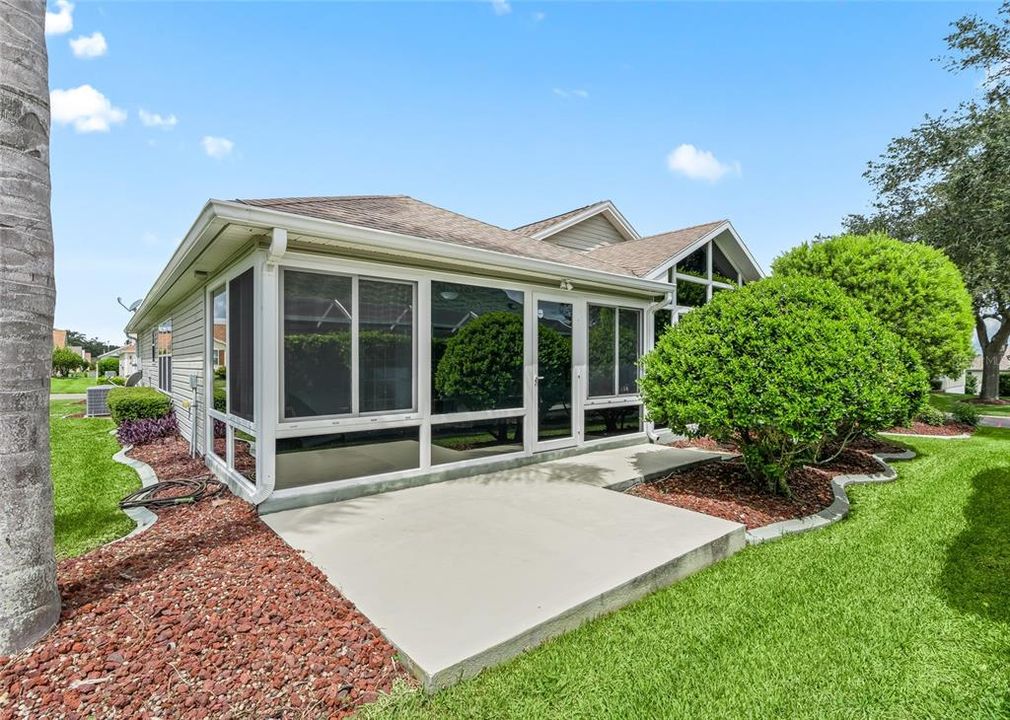For Sale: $400,000 (3 beds, 2 baths, 1761 Square Feet)