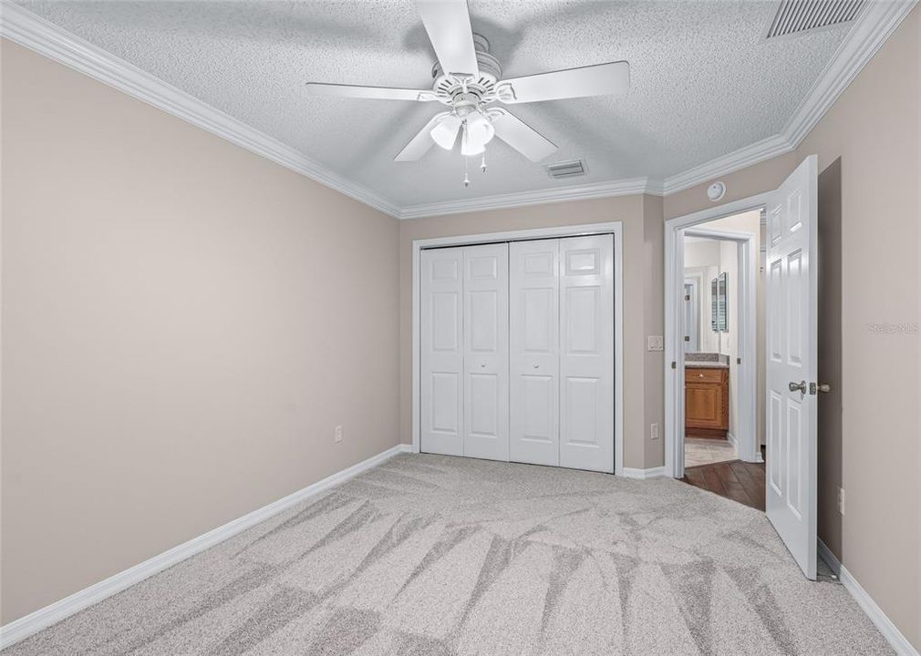 For Sale: $400,000 (3 beds, 2 baths, 1761 Square Feet)