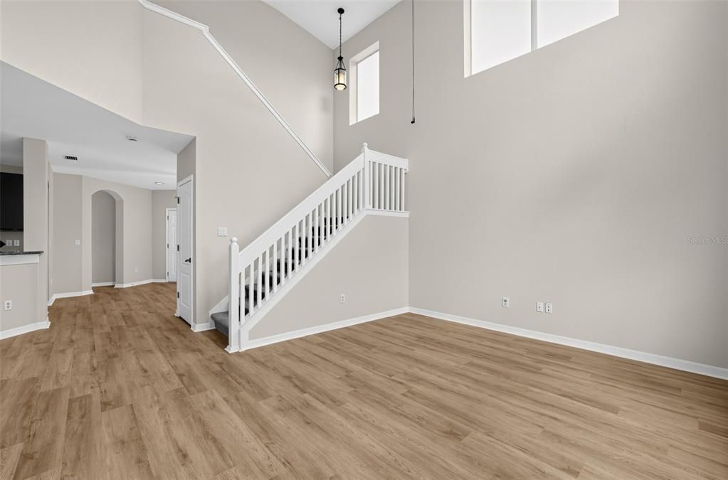 For Sale: $314,900 (4 beds, 2 baths, 1979 Square Feet)