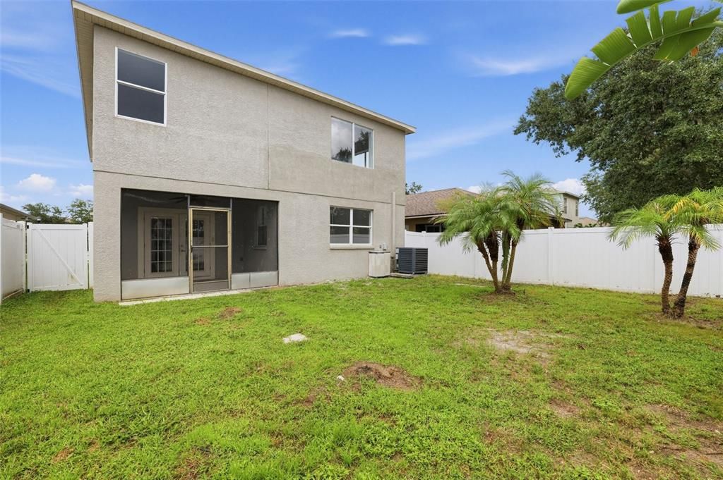 For Sale: $314,900 (4 beds, 2 baths, 1979 Square Feet)