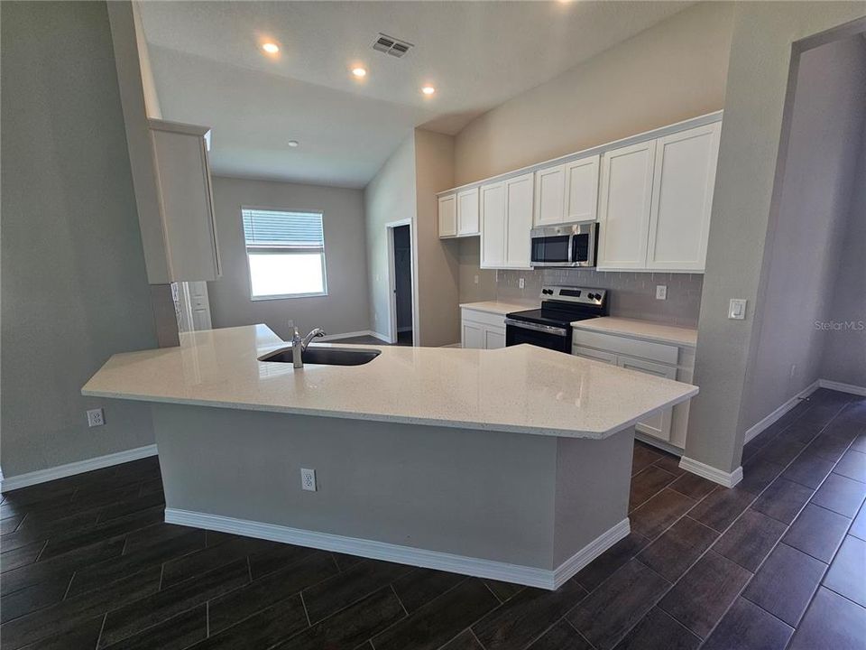For Sale: $635,940 (4 beds, 2 baths, 1928 Square Feet)