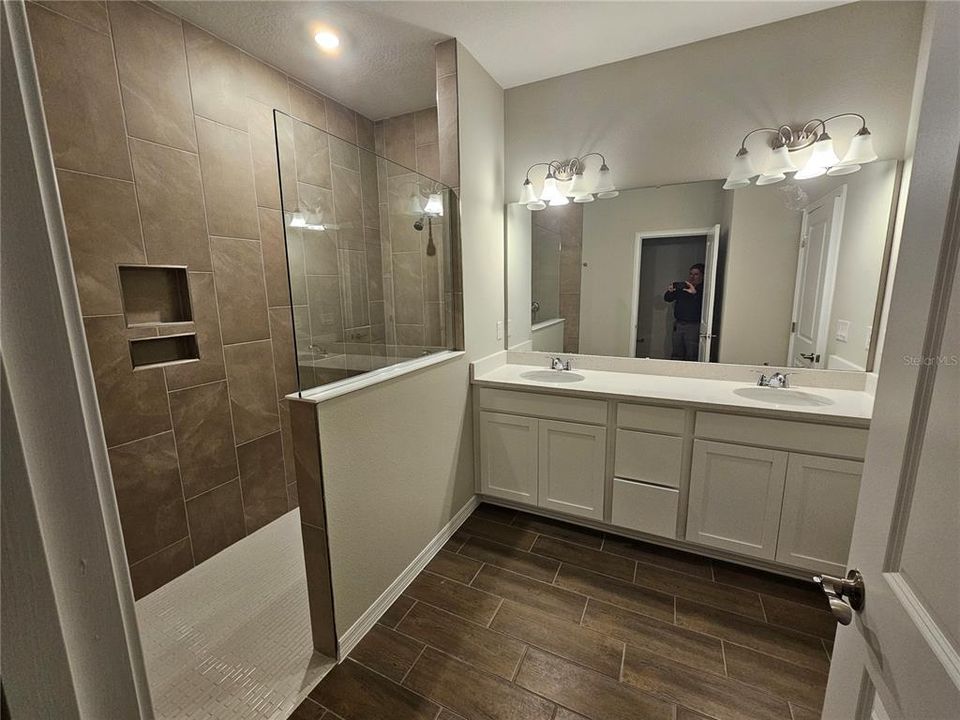 For Sale: $635,940 (4 beds, 2 baths, 1928 Square Feet)