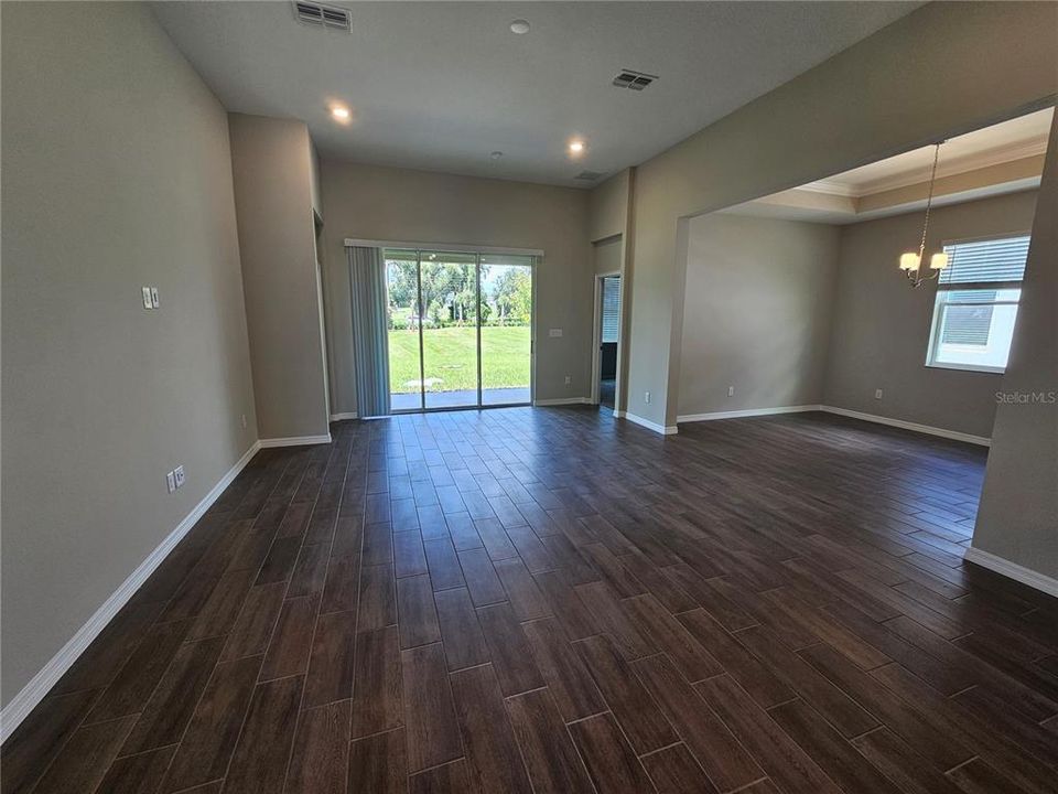 For Sale: $635,940 (4 beds, 2 baths, 1928 Square Feet)