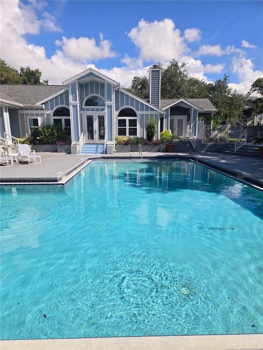 For Rent: $1,750 (2 beds, 1 baths, 851 Square Feet)