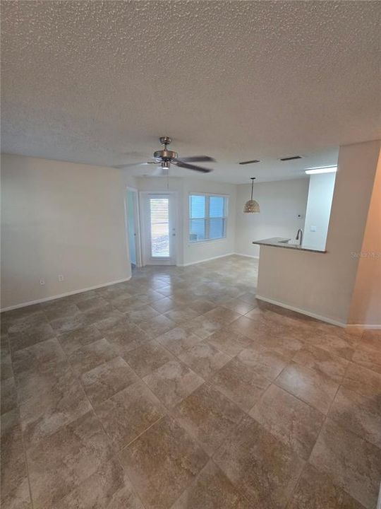 For Rent: $1,750 (2 beds, 1 baths, 851 Square Feet)