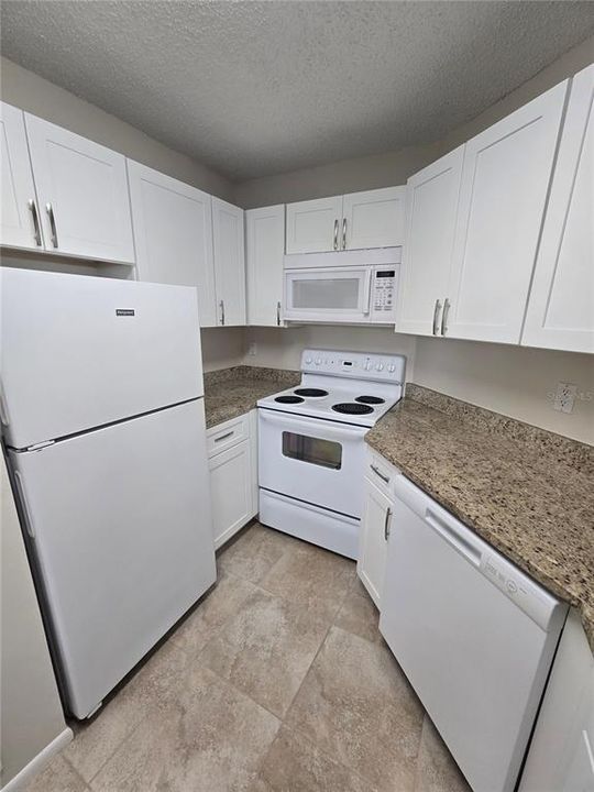 For Rent: $1,750 (2 beds, 1 baths, 851 Square Feet)