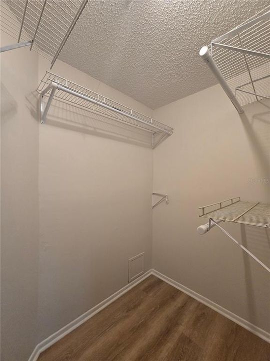 For Rent: $1,750 (2 beds, 1 baths, 851 Square Feet)