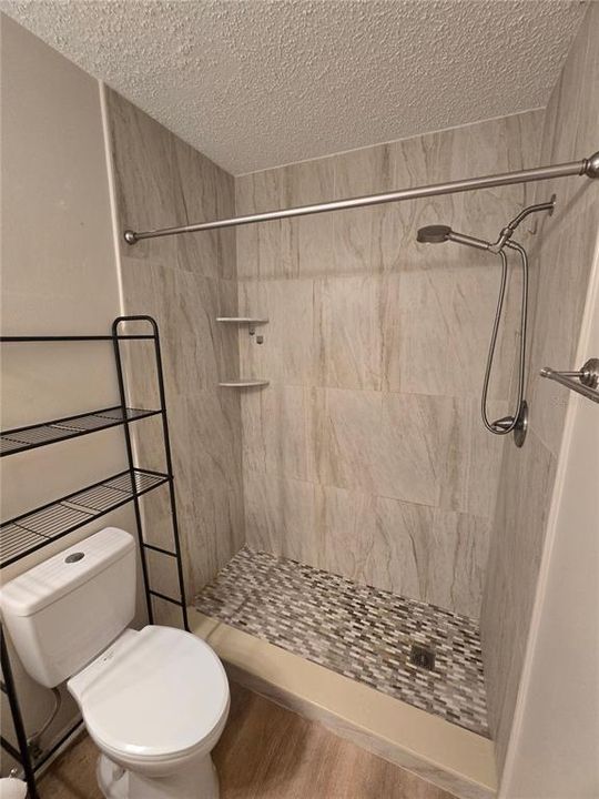 For Rent: $1,750 (2 beds, 1 baths, 851 Square Feet)